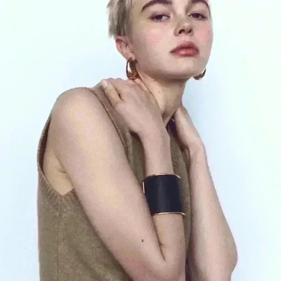 🔥🔥Zara Rigid leather bracelet - Picture 1 of 9